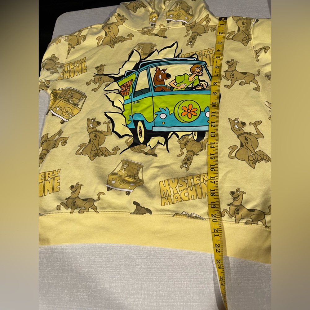 SCOOBY-DOO Yellow Hoodie Size 15-17/XL Jr. Kangaroo Pocket Great Graphic EUC - Picture 9 of 12